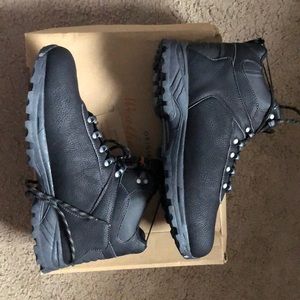 Men’s size 12 black 100% waterproof Vintage boots